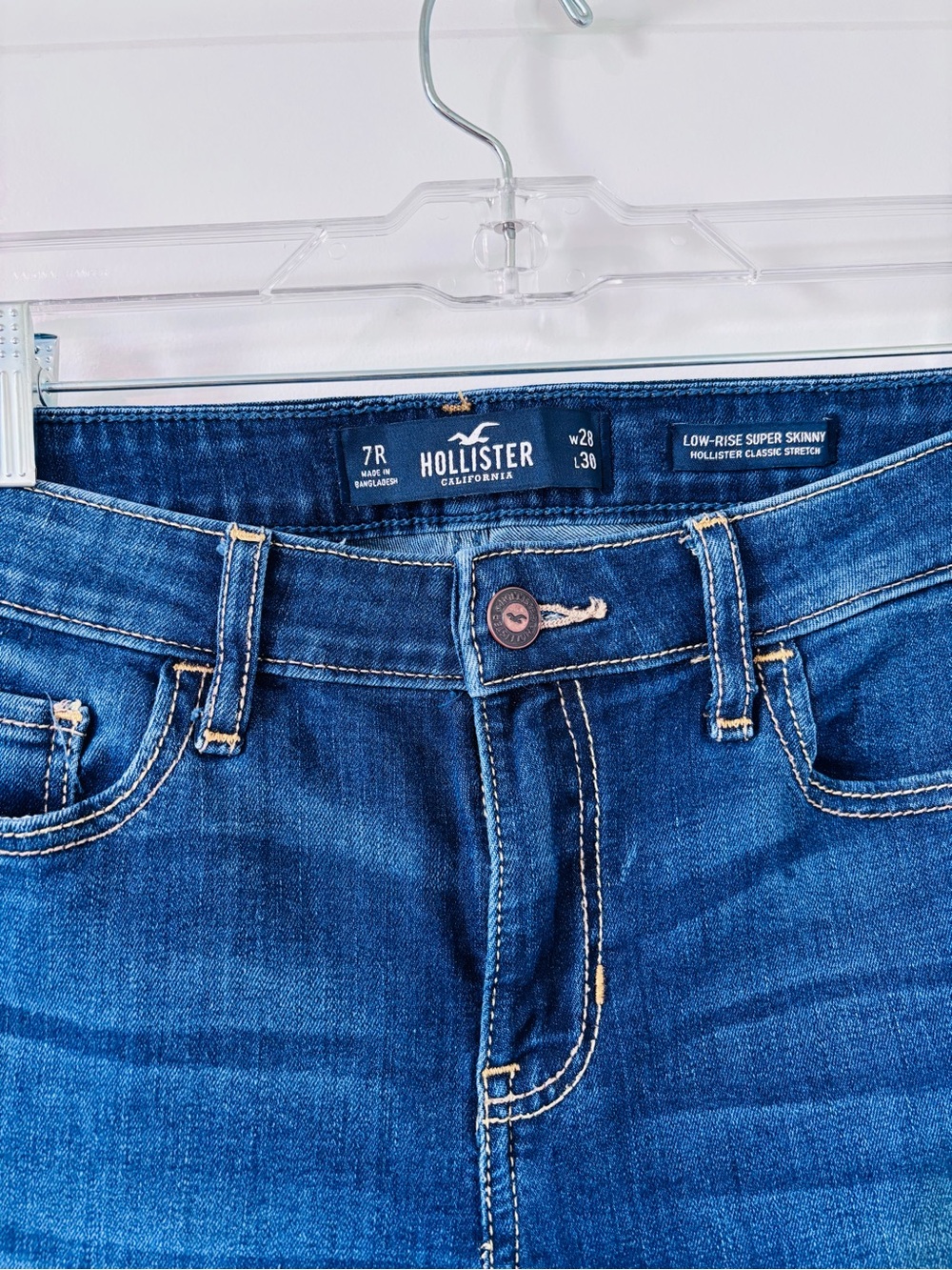 Hollister women’s Blue Low-Rise Super Skinny Jeans